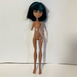 5/$35 Cleo De Nile Ghouls Rule Nude Missing Arm and Hand Doll